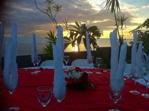 Outdoor dining - Harbour Side Lodge (Port Louis)