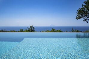 Pool - Casetta Nonna Lina, for 4 people, with private pool,  sea view, 4 km from Tropea (Ricadi)