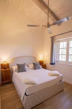 2 bedrooms, WiFi, bed sheets - Casetta Nonna Lina, for 4 people, with private pool,  sea view, 4 km from Tropea (Ricadi)