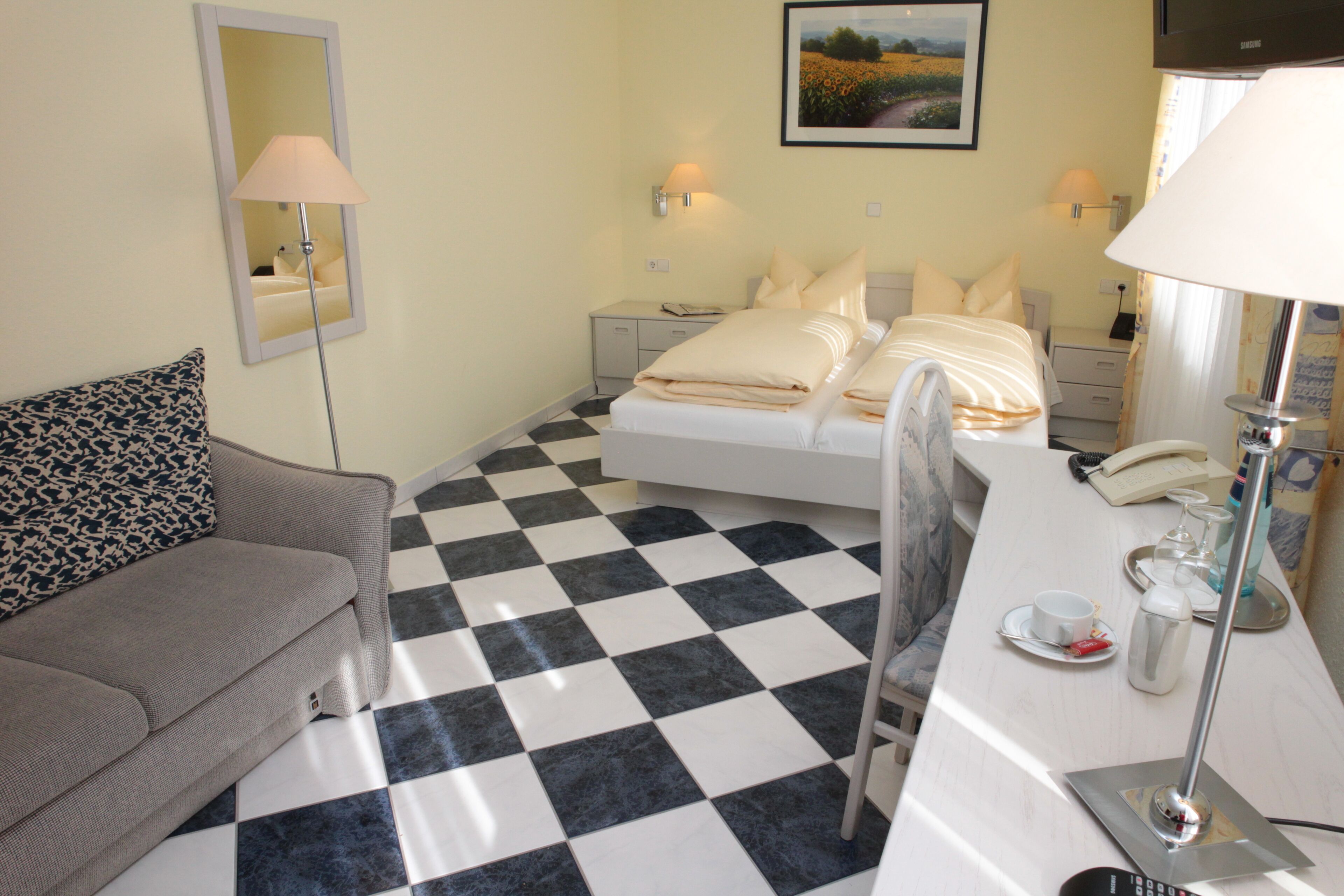 superior double room | 1 bedroom, desk, iron/ironing board, free wifi