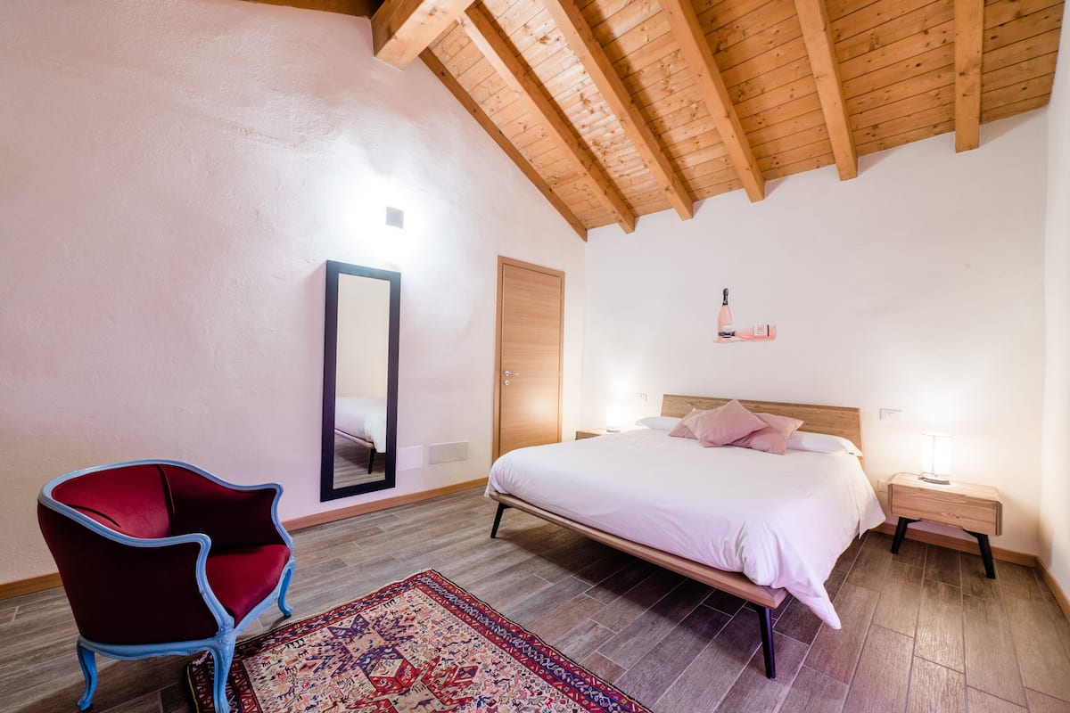 Apartment, 1 Bedroom (Rosé) | Down comforters, minibar, in-room safe, desk