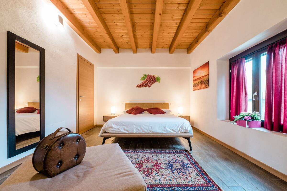 Apartment, 1 Bedroom (Curte Franca) | Down comforters, minibar, in-room safe, desk