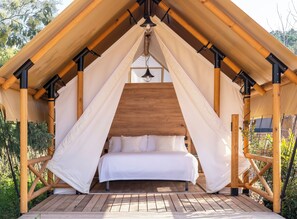 Cabin | Premium bedding, in-room safe, free WiFi, bed sheets - Wecamp San Sebastian (San Sebastián)