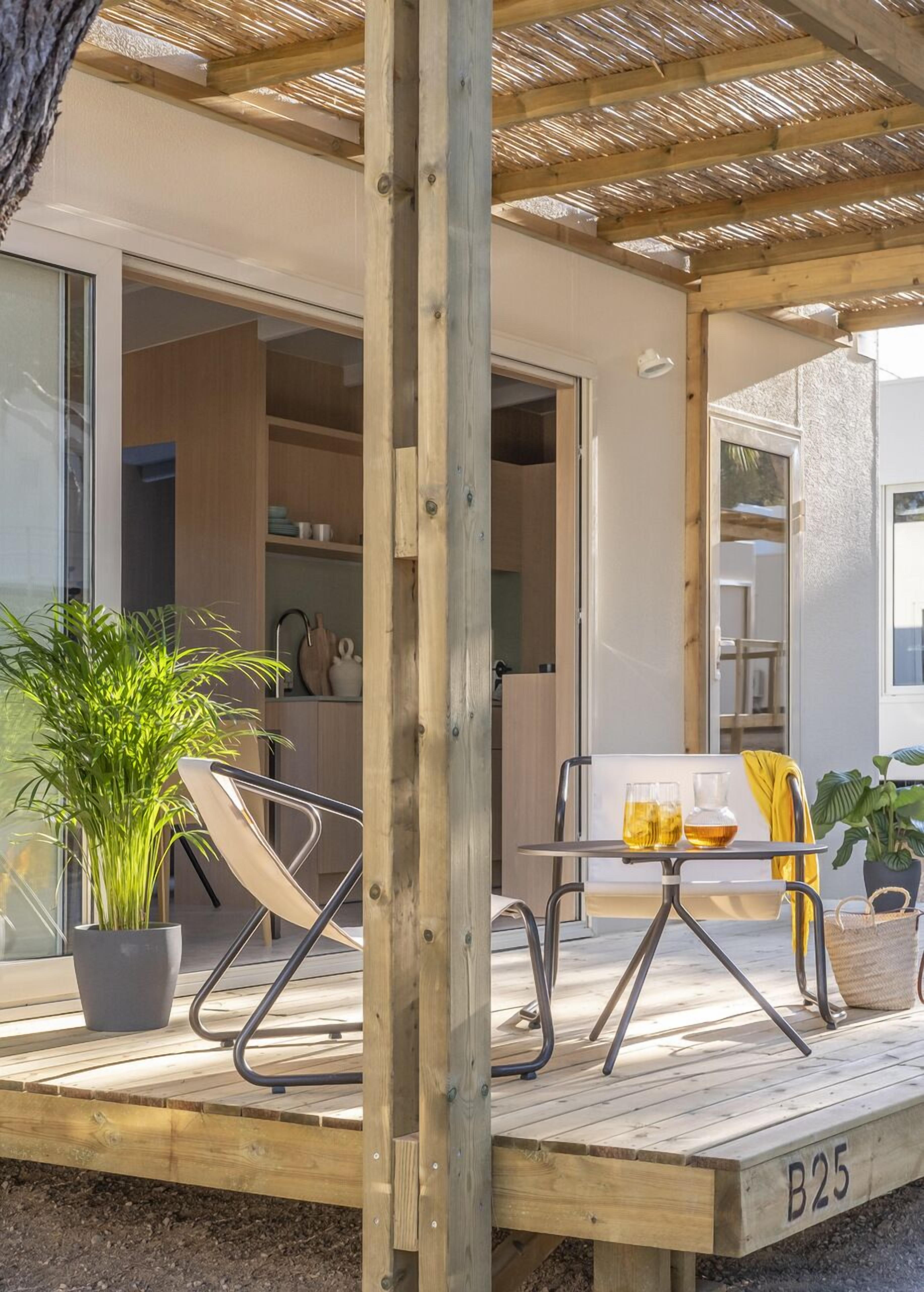 أغطية فراش متميزة وخزنة داخل الغرفة وواي فاي مجانًا وملاءات أسرّة