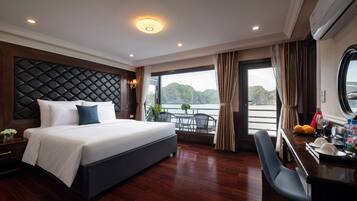 Premium bedding, minibar, in-room safe, desk