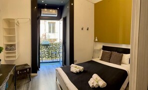 Doppelzimmer (Private External Bathroom)