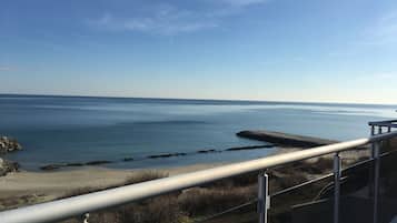 Luxury-Apartment, Balkon, Meerblick | Ausblick vom Zimmer