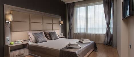 Luxury Apartment, Balcony, Sea View | 1 bedroom, cots/infant beds, free WiFi, bed sheets