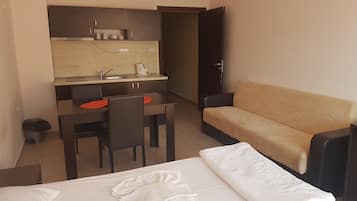 Studio | 1 Schlafzimmer, schallisolierte Zimmer, Babybetten, kostenloses WLAN