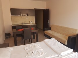 Estudio | Sistema de insonorización, cunas (de pago), wifi gratis y ropa de cama