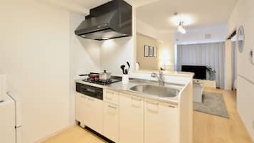 Phòng Suite dành cho gia đình (Nordic) | Bếp riêng | Tủ lạnh, lò vi sóng, bếp nấu, ấm điện