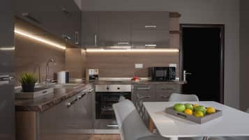 Apartment, 1 Bedroom, Balcony, City View | Private kitchen