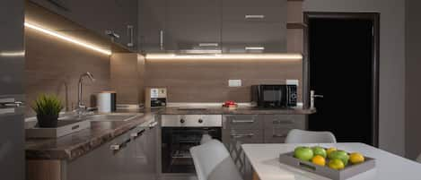 Apartment, 1 Bedroom, Balcony, City View | Private kitchen