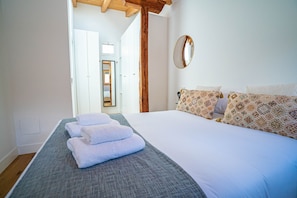 Superior Apartment, Terrace | Ropa de cama de alta calidad, caja fuerte, tabla de planchar con plancha