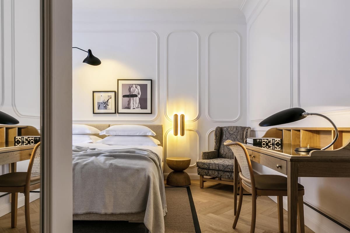 Habitación Deluxe, 1 cama doble | Sábanas de algodón egipcio y ropa de cama de alta calidad