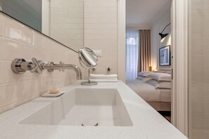 Superior Room, Balcony | Bathroom | Shower, rainfall showerhead, designer toiletries, hair dryer