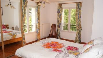 5 多间卧室、熨斗/熨衣板、WiFi、床单