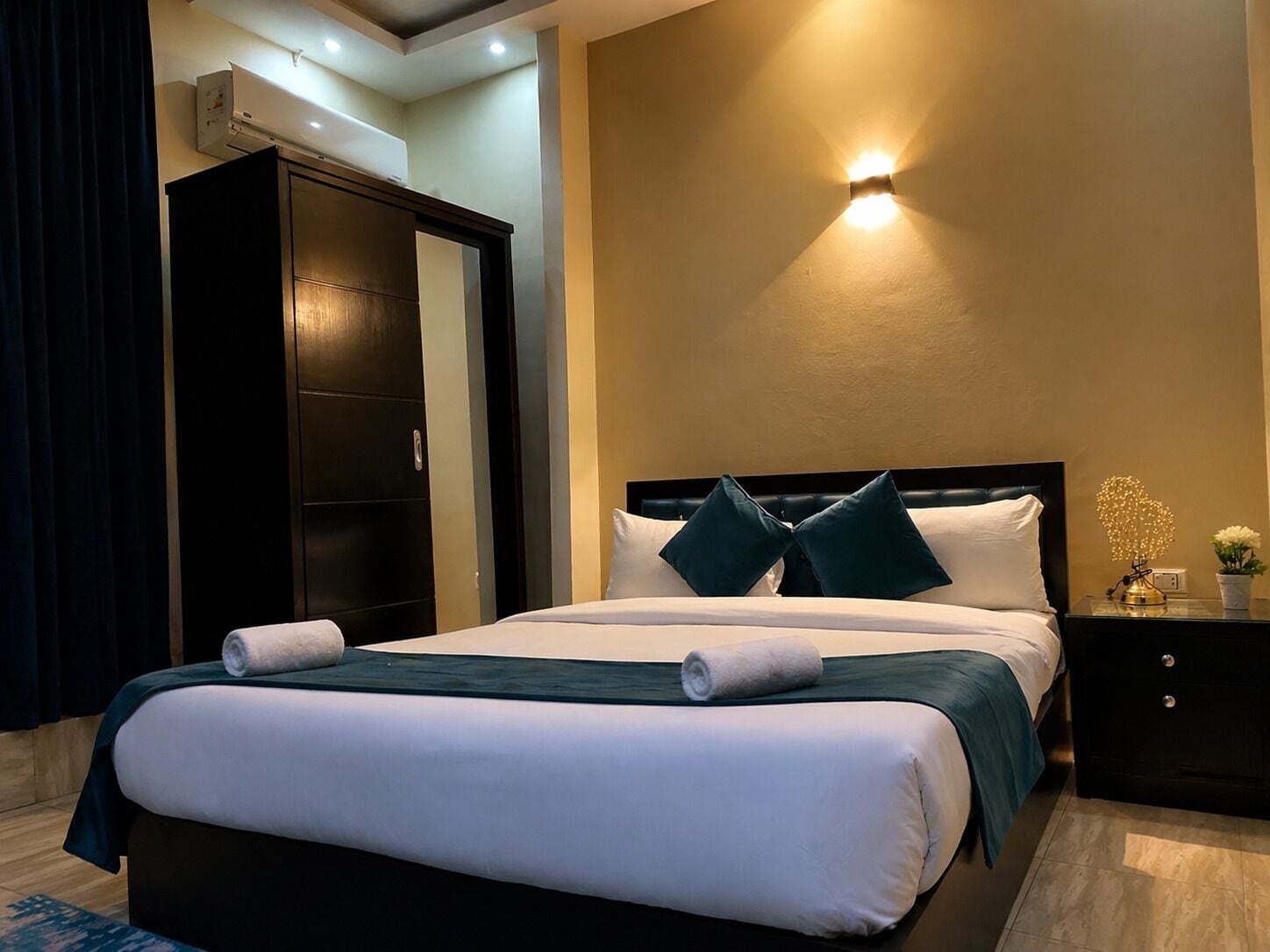 Egyptian cotton sheets, premium bedding, down comforters