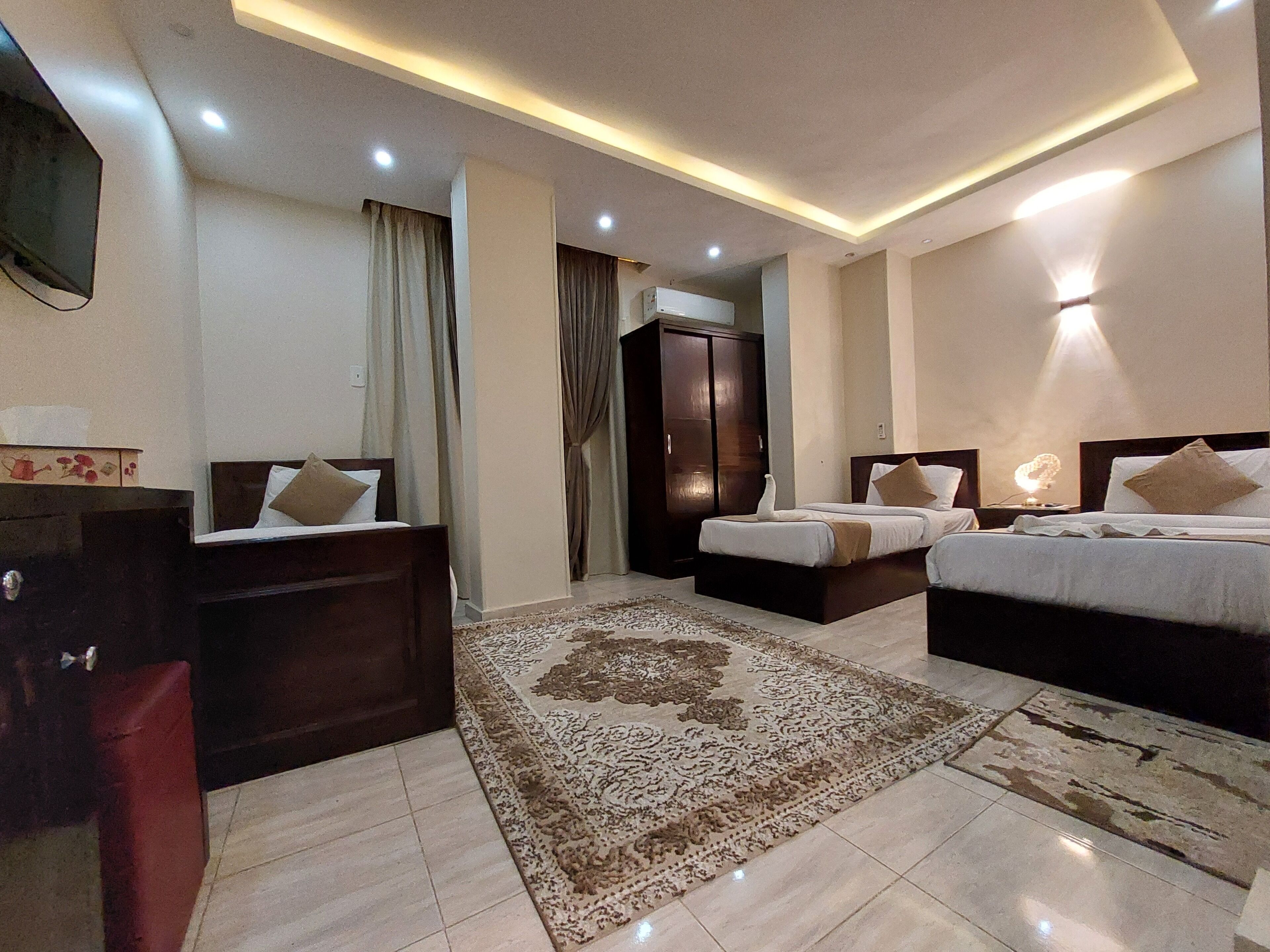 Deluxe Triple Room | Egyptian cotton sheets, premium bedding, down comforters