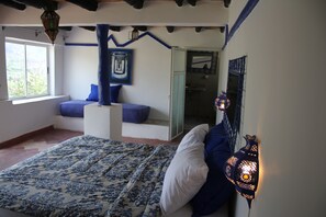 Luxury-Suite | Verdunkelungsvorhänge, kostenlose Babybetten, Zustellbetten, Bettwäsche