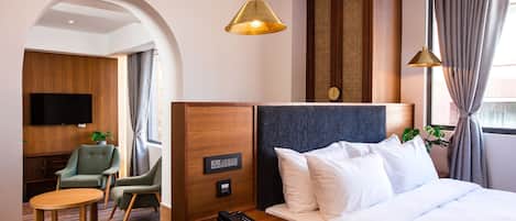 1 Schlafzimmer, hochwertige Bettwaren, Zimmersafe, individuell dekoriert