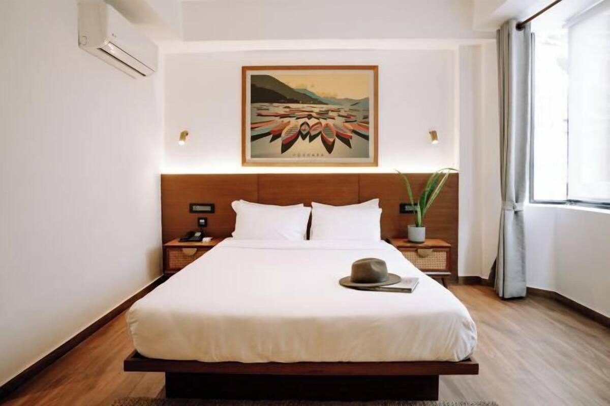 Premium bedding, in-room safe, desk, laptop workspace