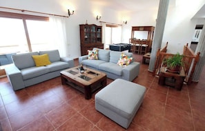TV, fireplace, offices