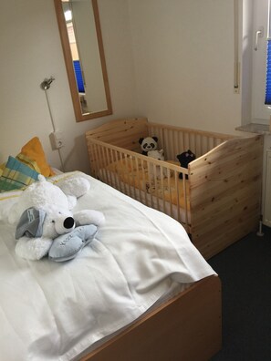 Standard House | 3 bedrooms, hypo-allergenic bedding, in-room safe - Haus Eveline (Borkum)