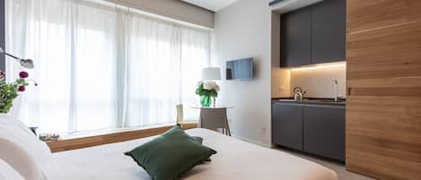 Studio | Private kitchenette | Full-sized fridge, stovetop, espresso maker, coffee/tea maker