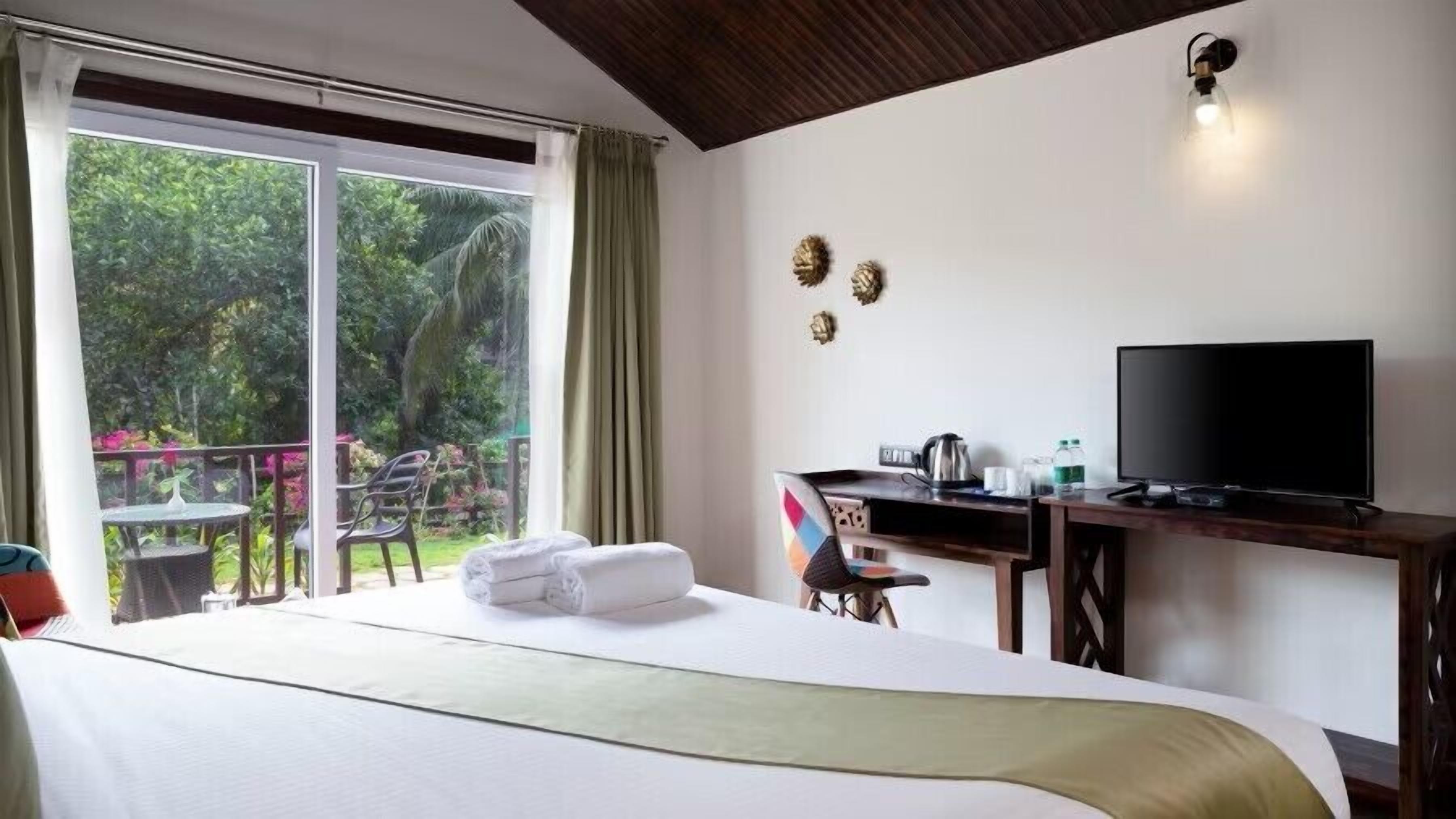 In-room safe, desk, blackout drapes, soundproofing