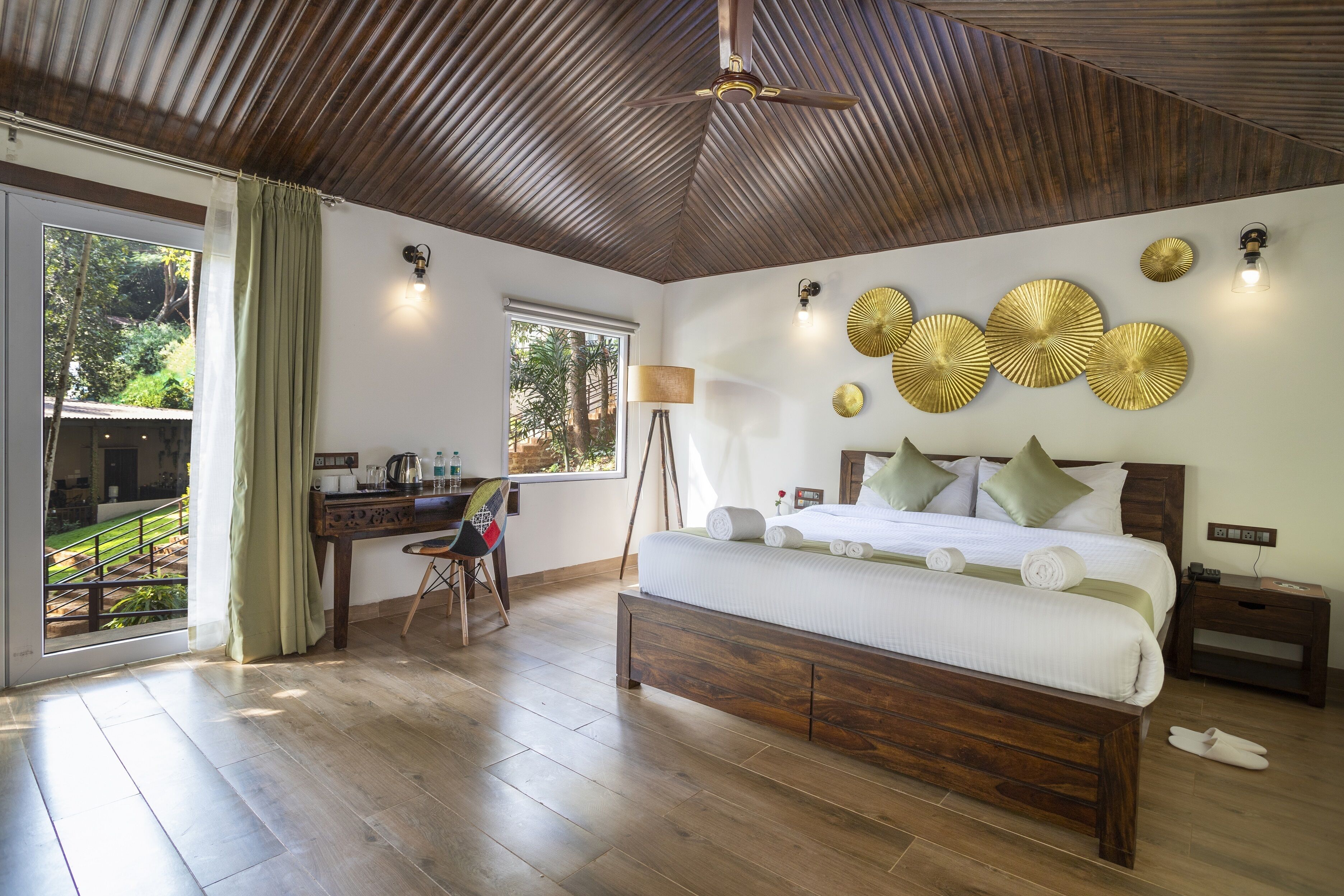 suite room | 1 bedroom, in-room safe, desk, blackout curtains