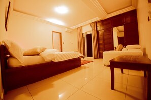 3 slaapkamers, een strijkplank/strijkijzer, wifi