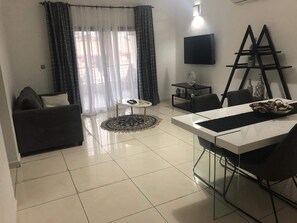 Dining - This lodge in Abidjan. (Abidjan)