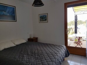 3 makuuhuonetta, silitysrauta/-lauta, vauvan matkasänky, ilmainen Wi-Fi