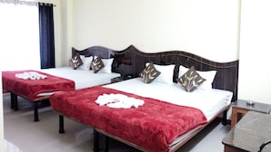 Deluxe Quadruple Room | Free WiFi - Hotel Niladrii Galaxy (Siliguri)