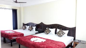 Deluxe Quadruple Room | Free WiFi