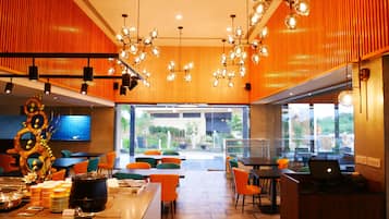 Desayuno bufé gratuito y diario