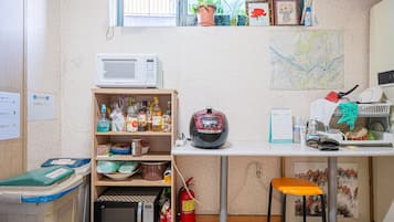 Fridge, microwave