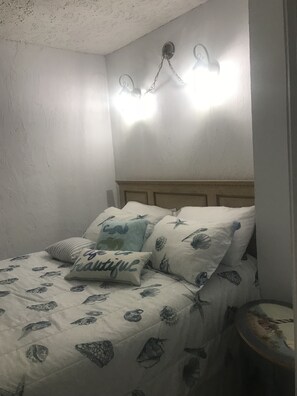 1 dormitorio, tabla de planchar con plancha, wifi gratis y ropa de cama