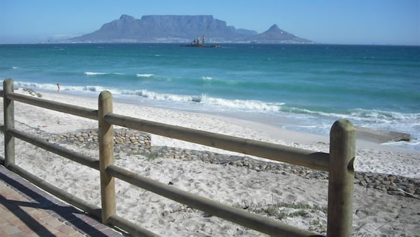 Beach - Peak Village Lodge (Cape Town)