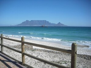 Beach - Peak Village Lodge (Cape Town)