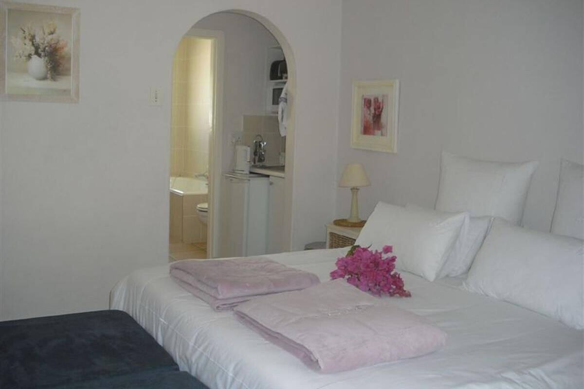 Deluxe Double Room (3) | Blackout drapes, free WiFi, bed sheets