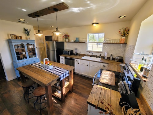 Gorgeous Two Bedroom Modern Farmhouse Cottage