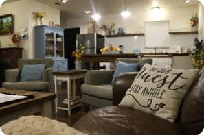 Smart-TV, peis og bøker