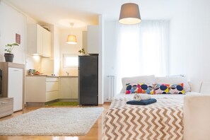 办公桌、遮光窗帘、隔音、熨斗/熨衣板