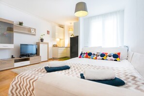 Apartamento (0 Bedroom) | Escrivaninha, cortinas blackout, quartos à prova de som