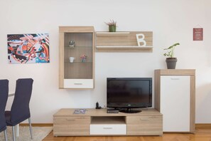Apartment (0 Bedroom) | Interior