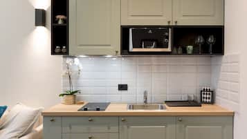 Apartemen (1 Bedroom) | 1 kamar tidur, meja kerja, dan ruang kerja ramah laptop