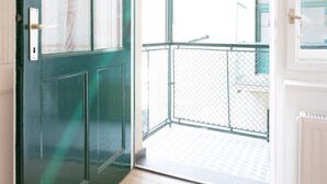 Unclassified image, 3 of 21, button - Cute Studio With Beautiful Balcony in the Center! (Zagreb)