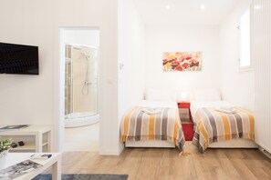 Apartment (0 Bedroom) - Cute Studio With Beautiful Balcony in the Center! (Zagreb)